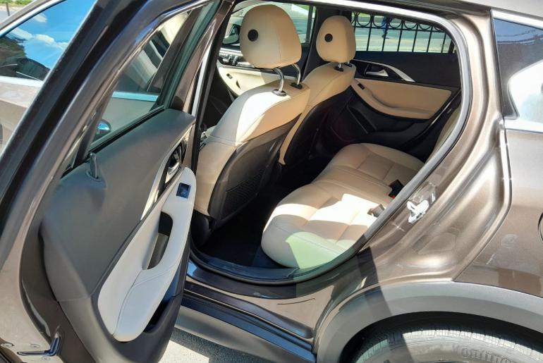 Infiniti QX30