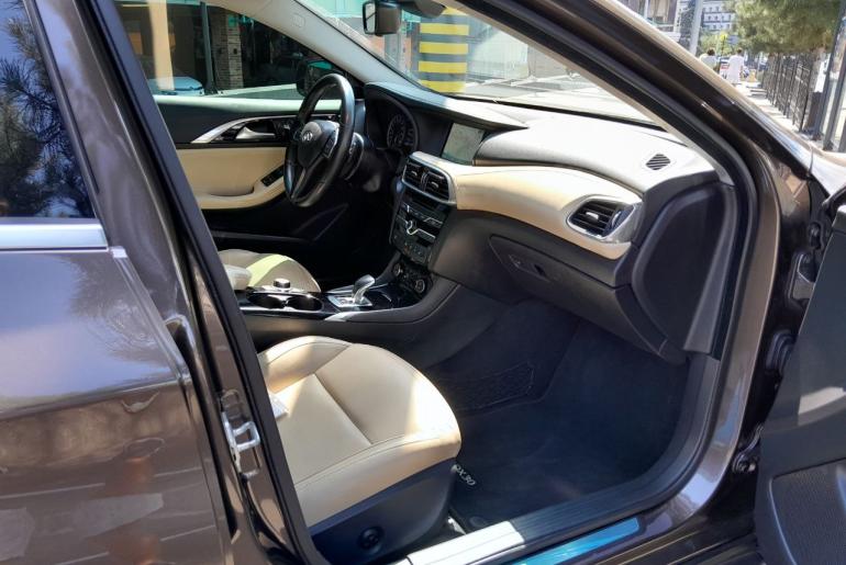 Infiniti QX30