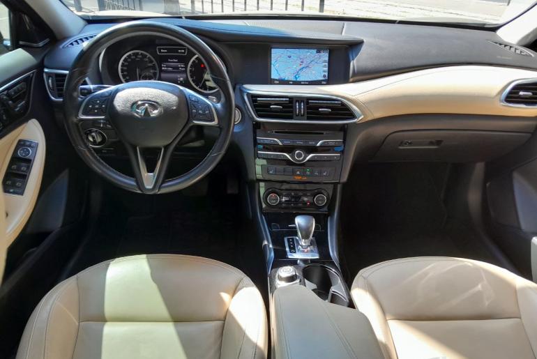 Infiniti QX30