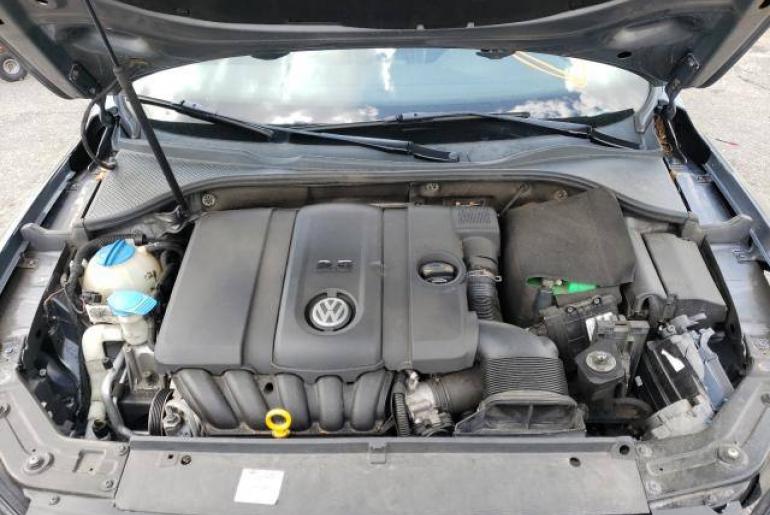 Volkswagen Passat SEL