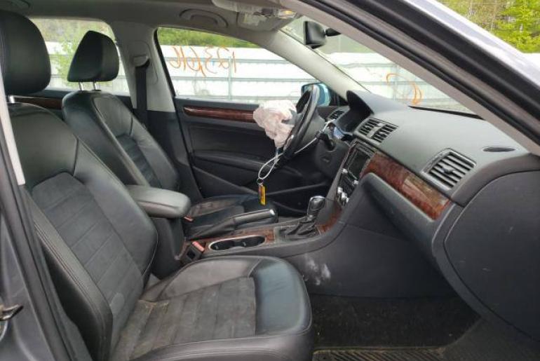 Volkswagen Passat SEL