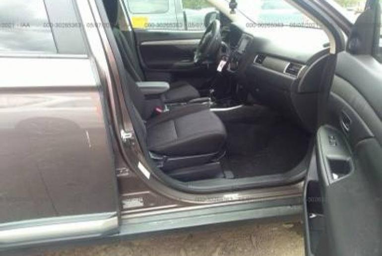 Mitsubishi Outlander ES