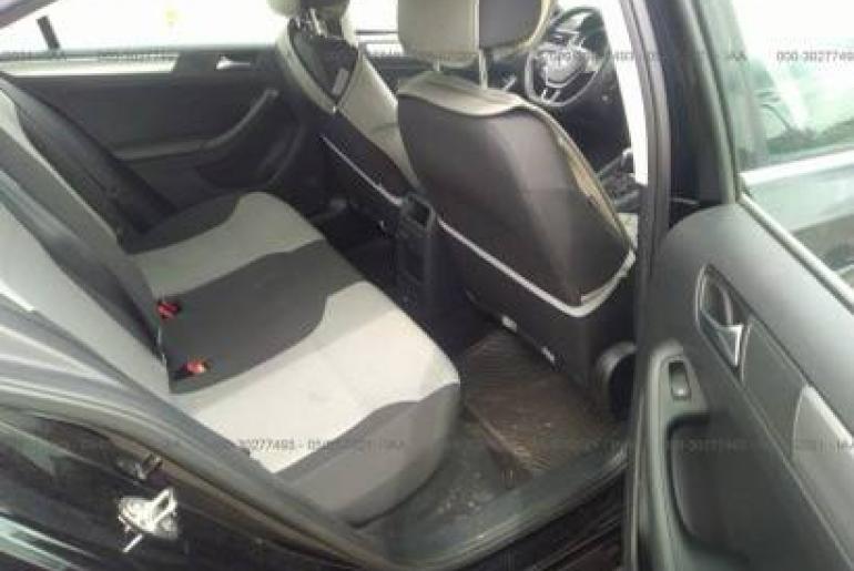 Volkswagen Jetta S