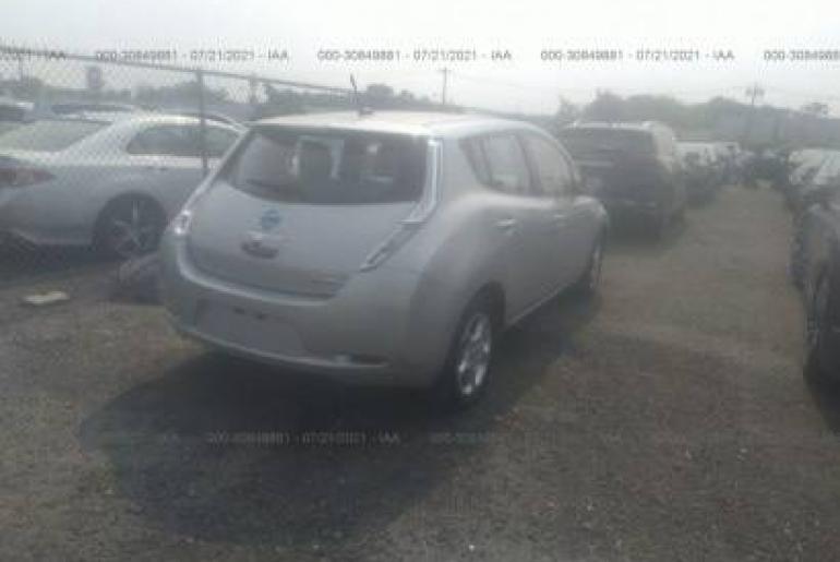 Nissan Leaf SV