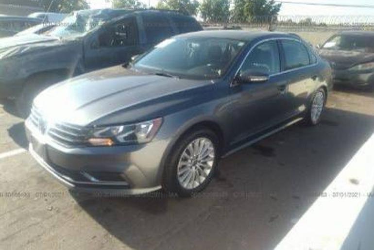 Volkswagen Passat SE