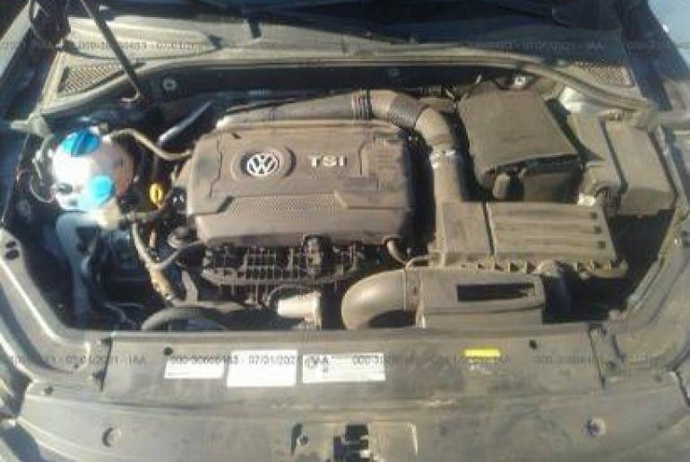 Volkswagen Passat SE