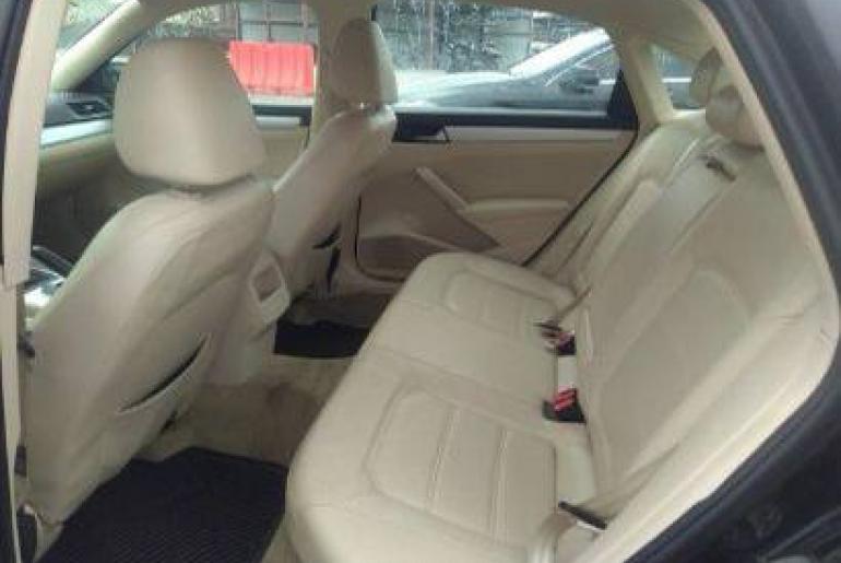 Volkswagen Passat SE