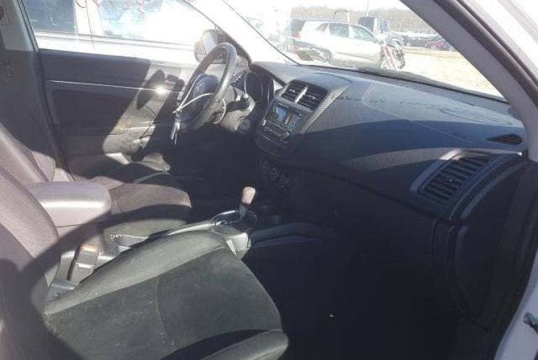  Mitsubishi Outlander Sport