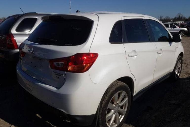  Mitsubishi Outlander Sport