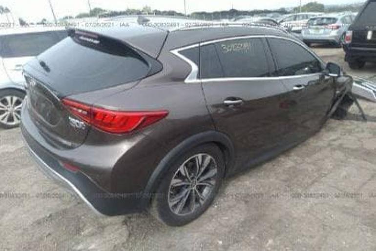 Infinity QX30 Premium