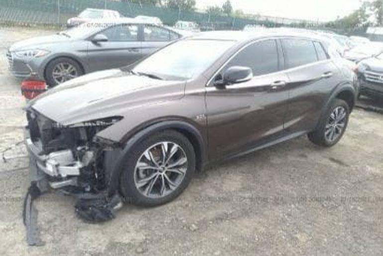 Infinity QX30 Premium