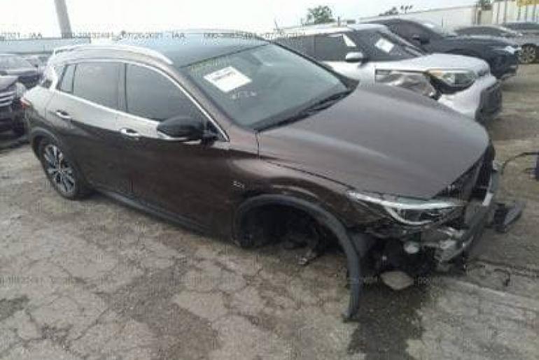 Infinity QX30 Premium