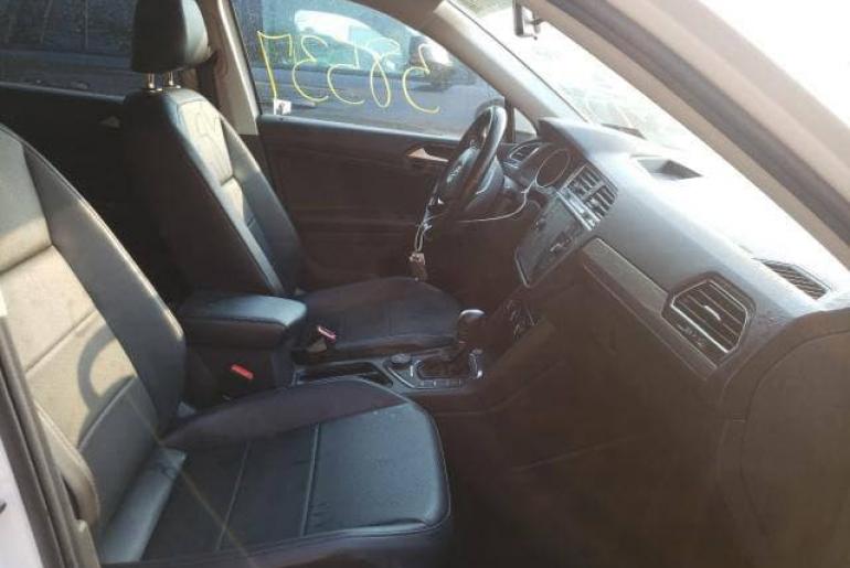 Volkswagen Tiguan SE