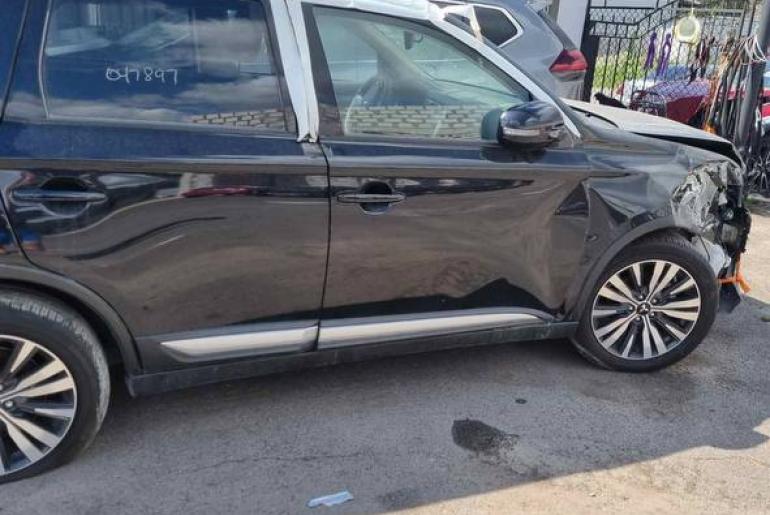 Mitsubishi Outlander SE