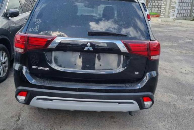 Mitsubishi Outlander SE