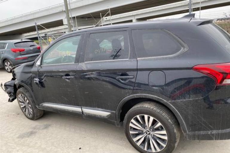 Mitsubishi Outlander SE