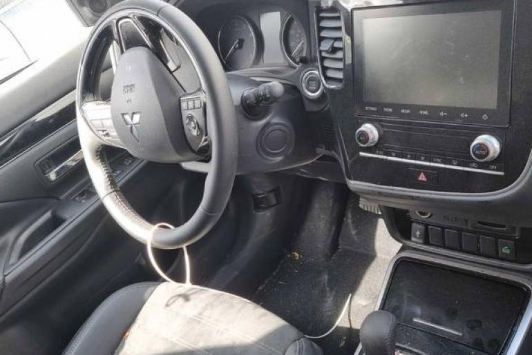 Mitsubishi Outlander SE