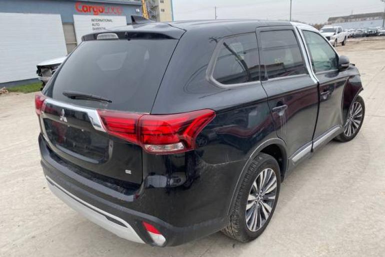 Mitsubishi Outlander SE