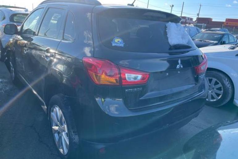 Mitsubishi Outlander Sport SE