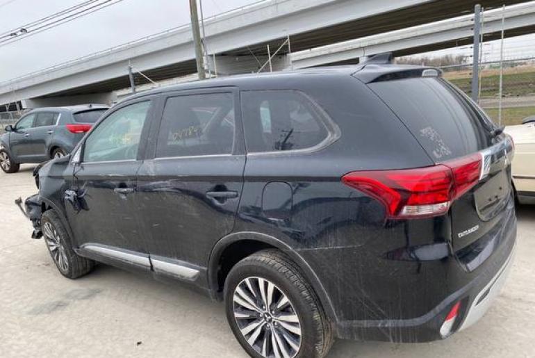 Mitsubishi Outlander SE