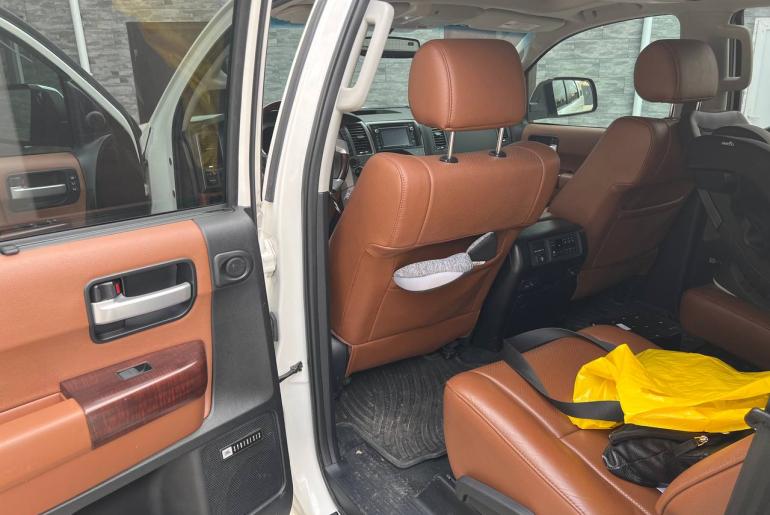 Toyota Sequoia 