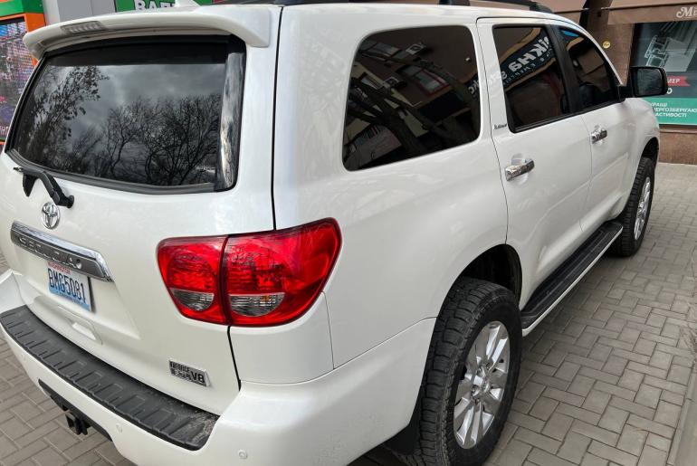 Toyota Sequoia 