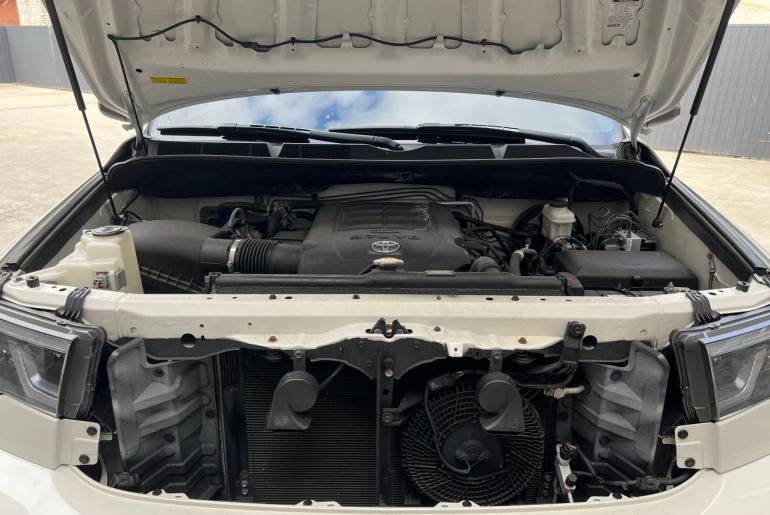 Toyota Sequoia 