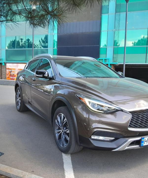 Infiniti QX30