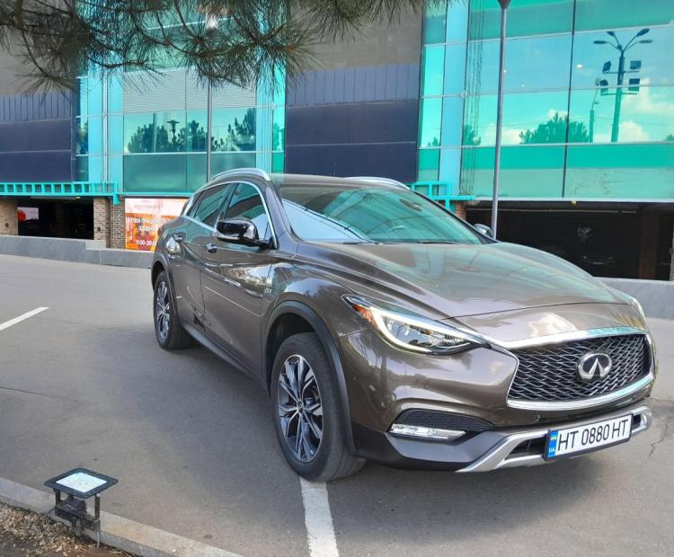 Infiniti QX30